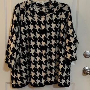Black and white sweater 2X